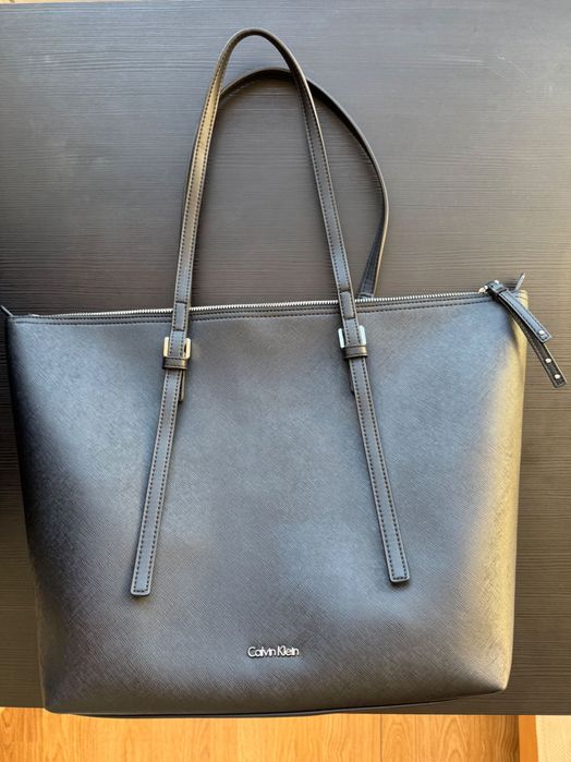 Geantă mare din piele Calvin Klein pentru femei nouă