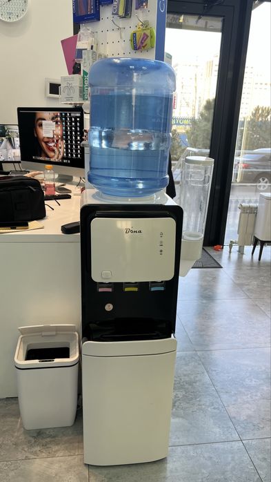 Кулер для воды  Bona