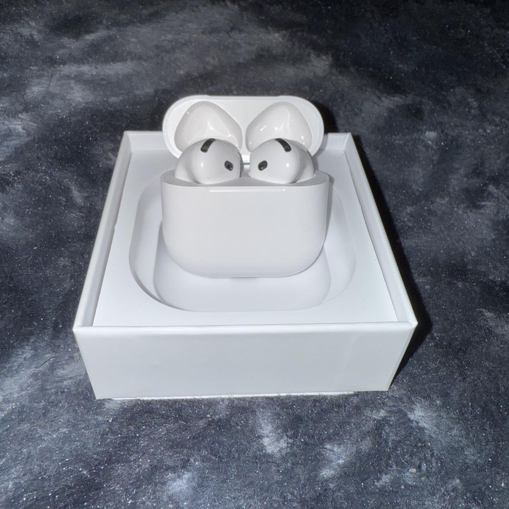 AirPods 4 active noise cancelling