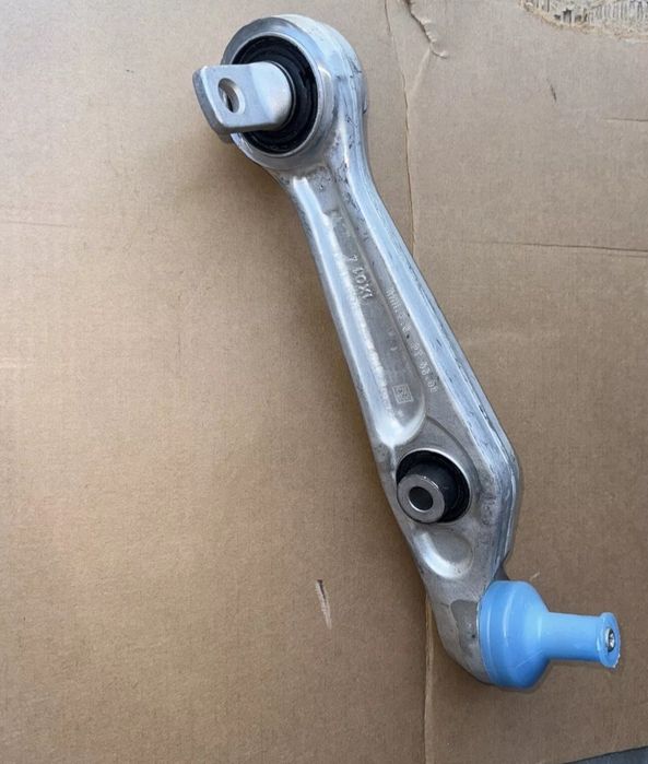 Tesla model 3 передний рычаг оригинал