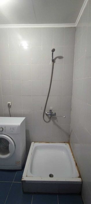 сдается благоустроенная комната 40 кв.м  в общежитии