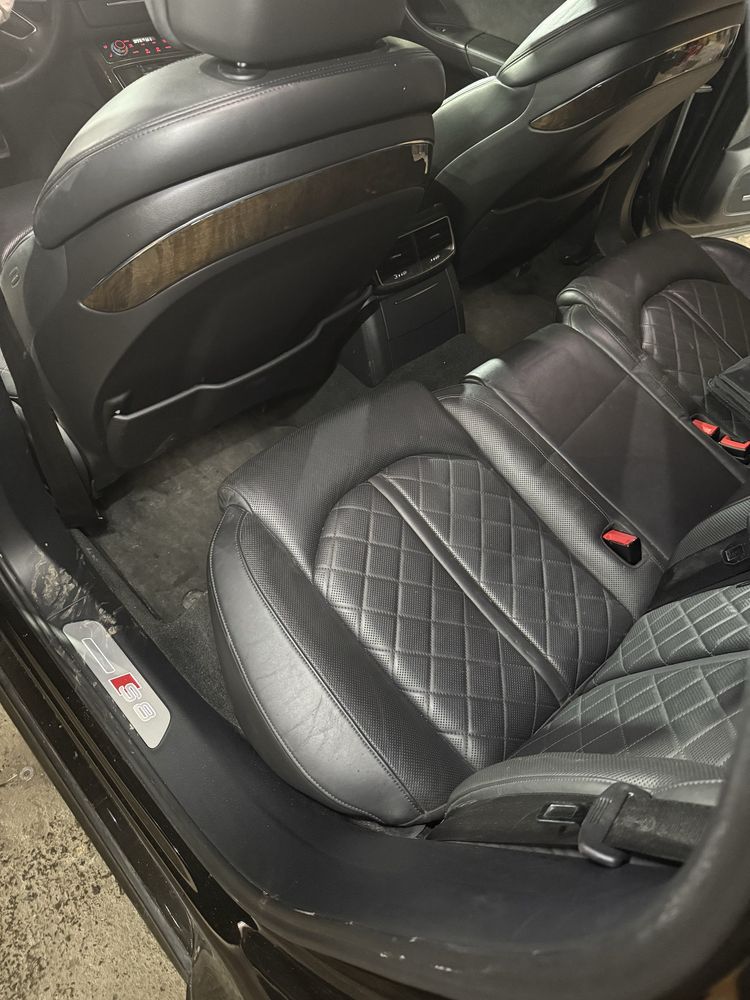 Кожен салон за audi a8 d4 s8 d4