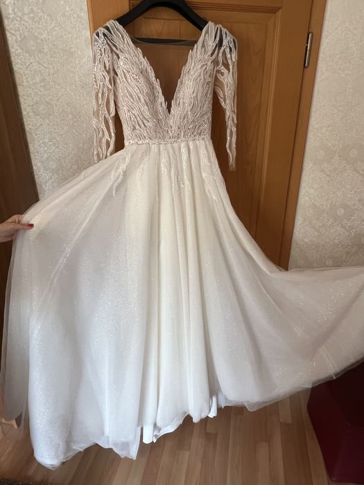 Vând Rochie de Mireasa model deosebit facut la comandă