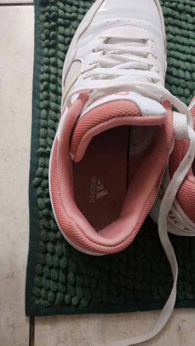 Adidas оригинални кожени обувки