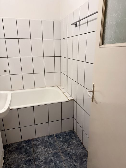 Inchiriez garsoniera zona Obcini