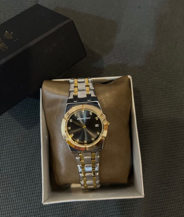 Дамски часовник нов