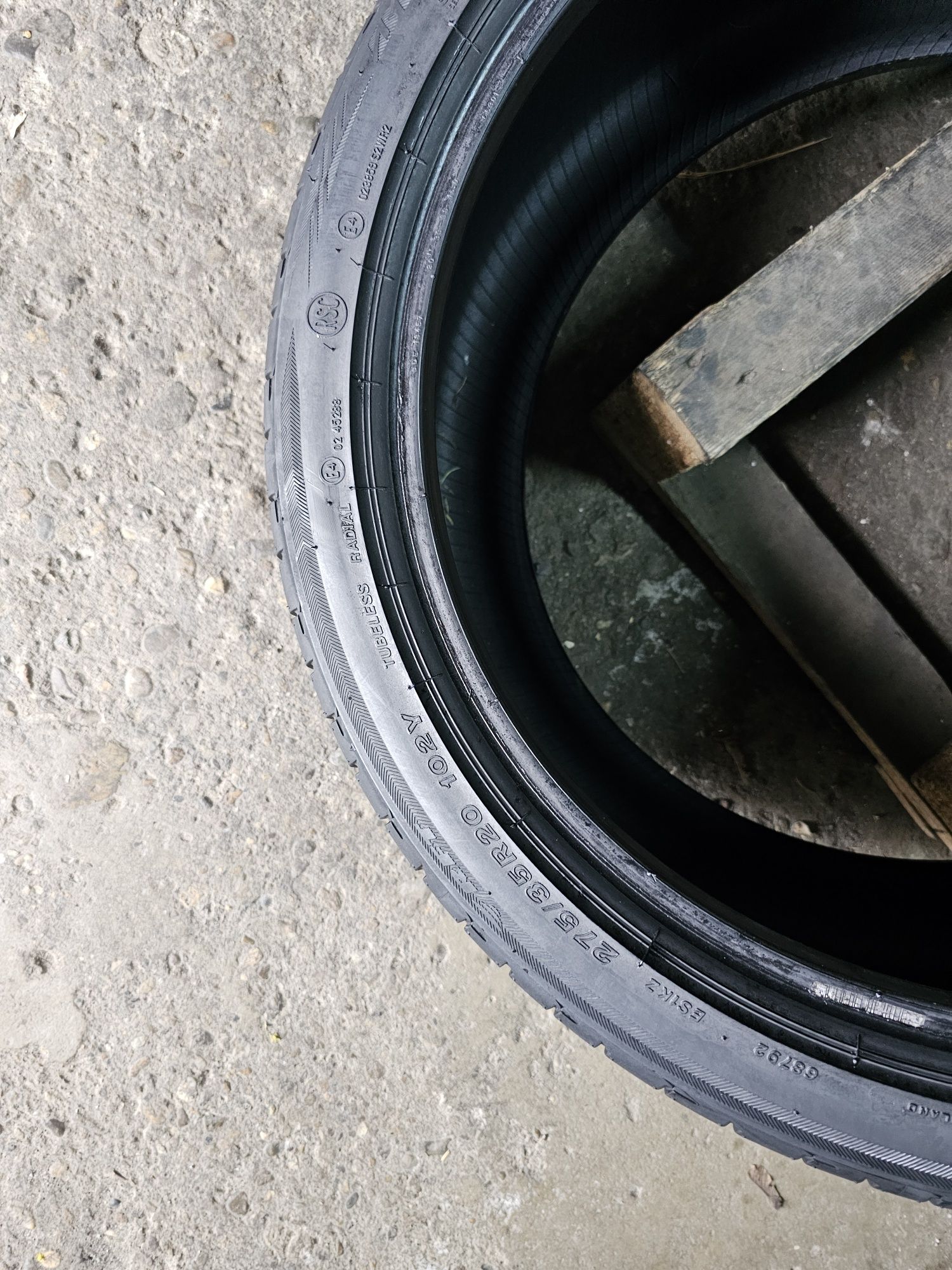 2 anvelope vara 275 35 20 Bridgestone Runflat 2018