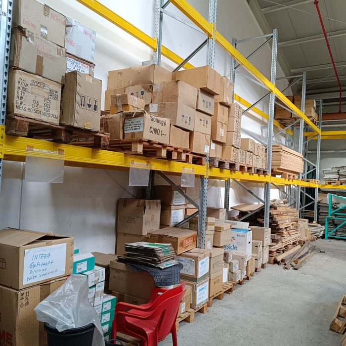 Rafturi metalice pentru depozitare