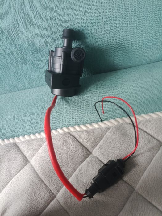 Автомобильная дополнительная помпа