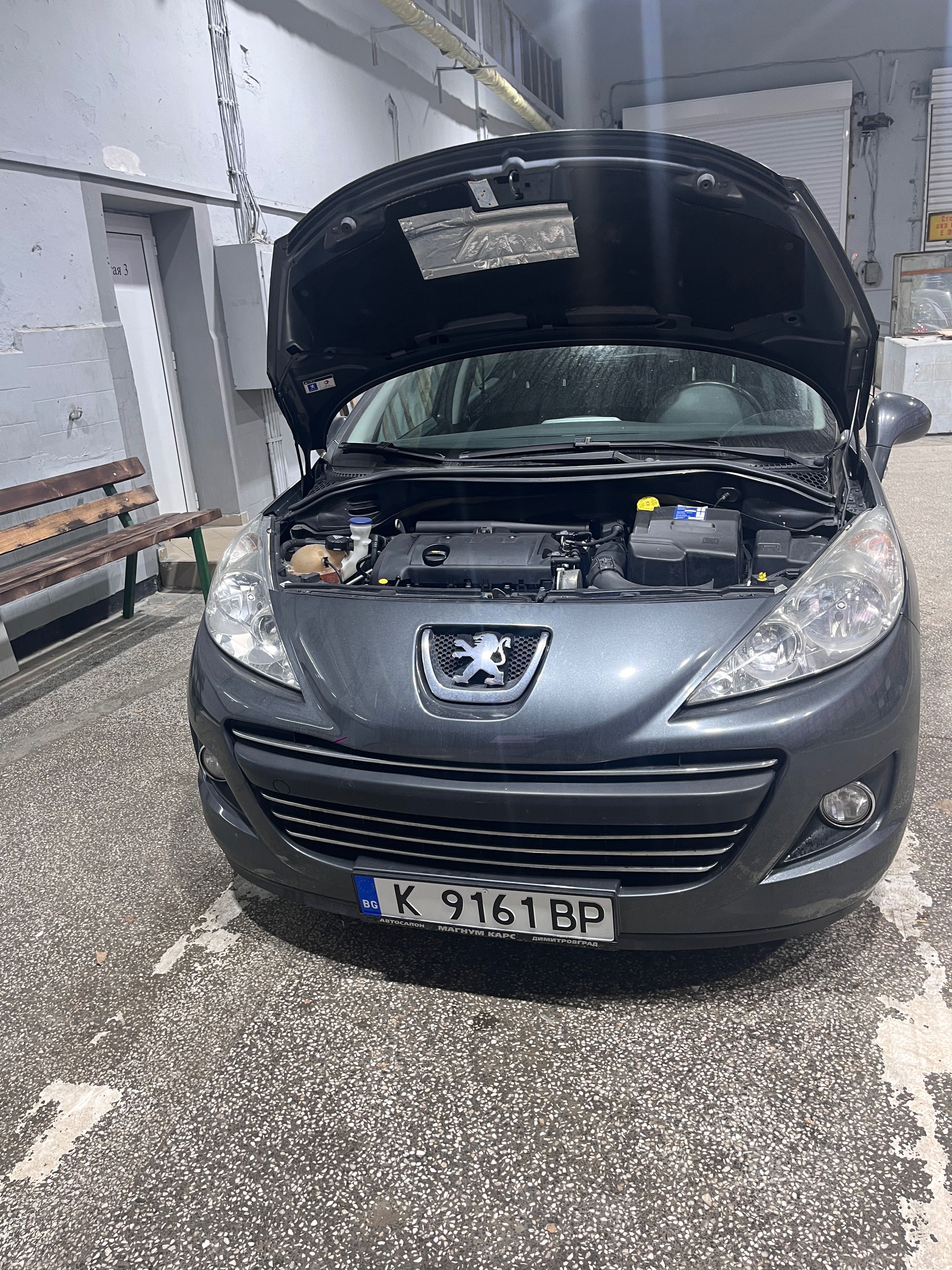 Продавам Peugeot 207