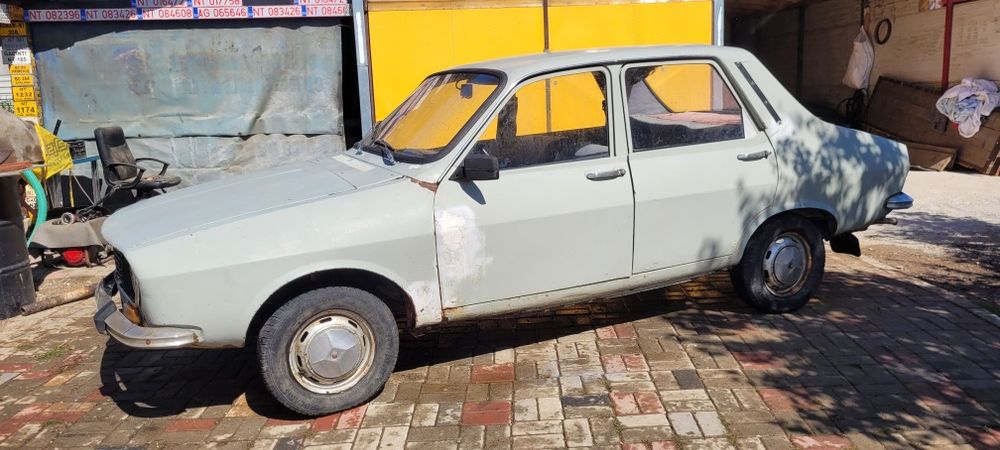Vând  Dacia  1300