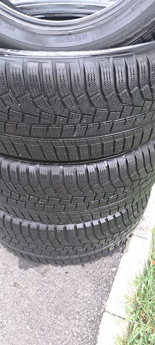 Vând set 4 cauciucuri iarna Hankook 225/55/R19 99H