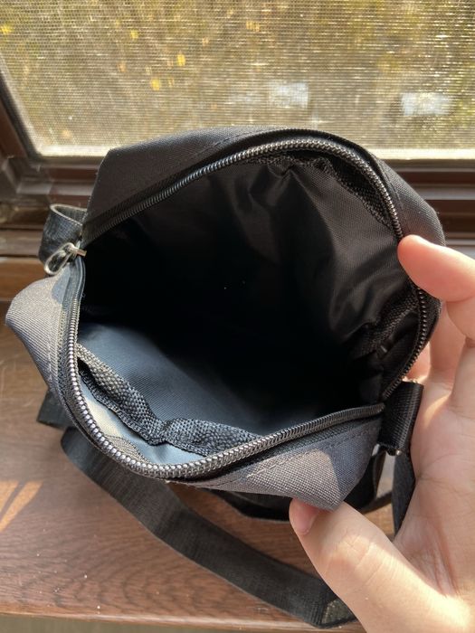 Продается сумка через плечо