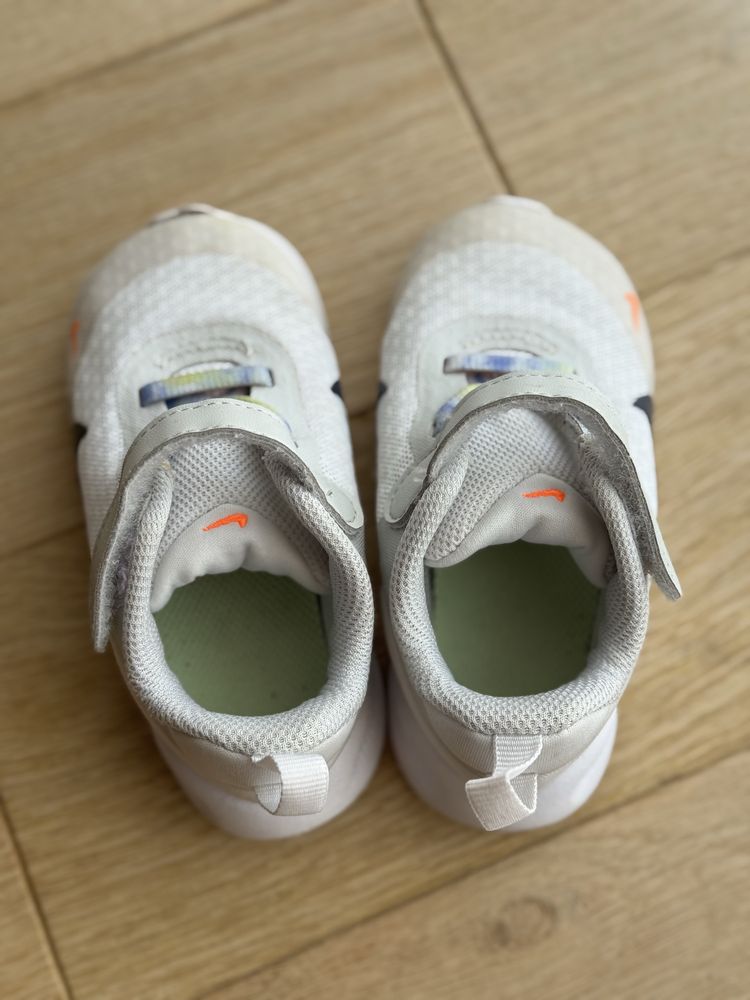 Nike Revolution 7 бял детски маратонки