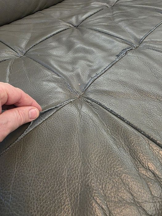 продавам кожен диван