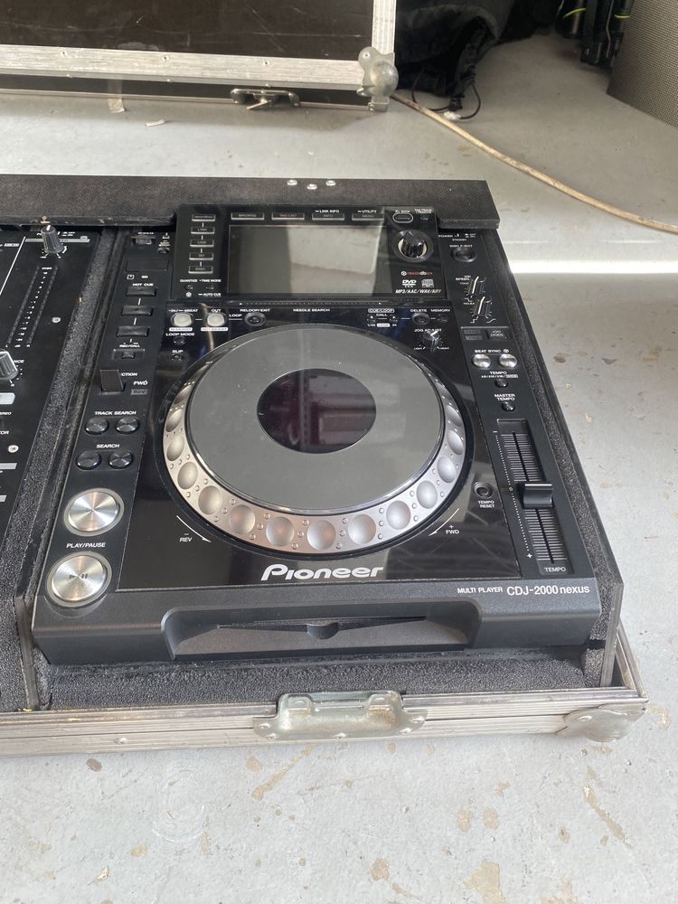 Vand pioneer cdj 2000 nexux si djm 2000nexus