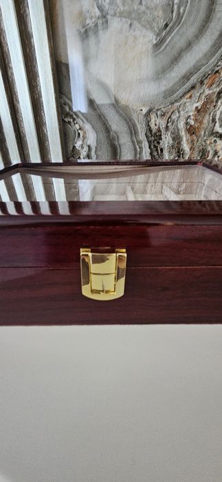 Cutie ceasuri + bijuterii din lemn