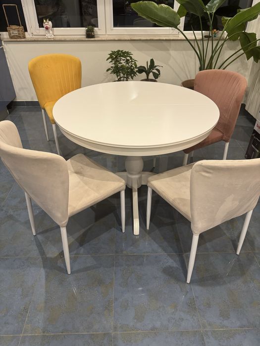 Masa Ikea extensibila si scaune Mobexpert