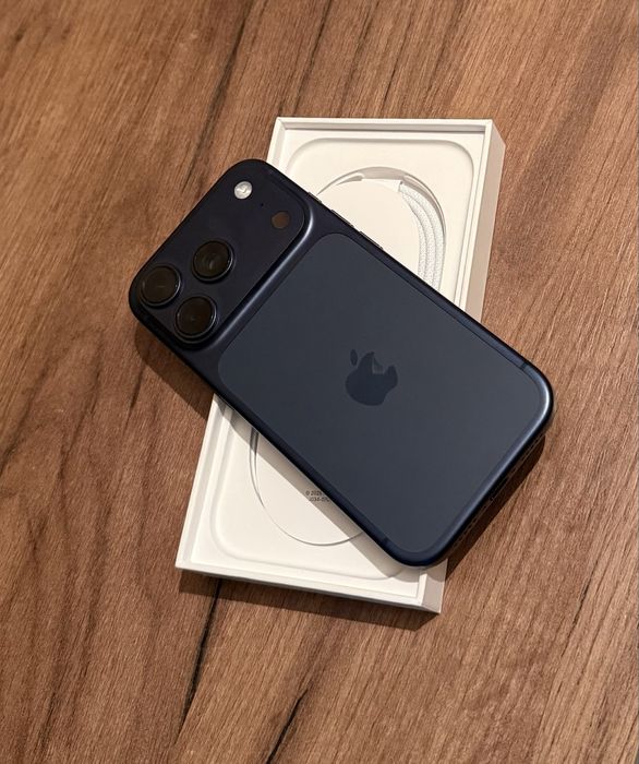 Айфон 17про с гаранти