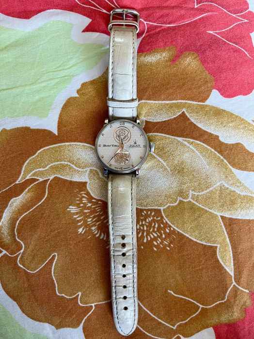 Дамски часовник, лимитирана серия от 50 бройки
