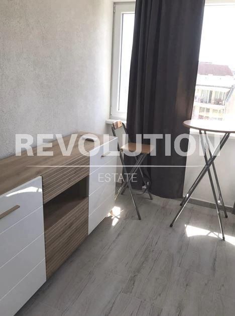 Дава се под наем Едностаен апартамент в Варна, Левски - 30 кв.м за 278.97 € - Снимка #2