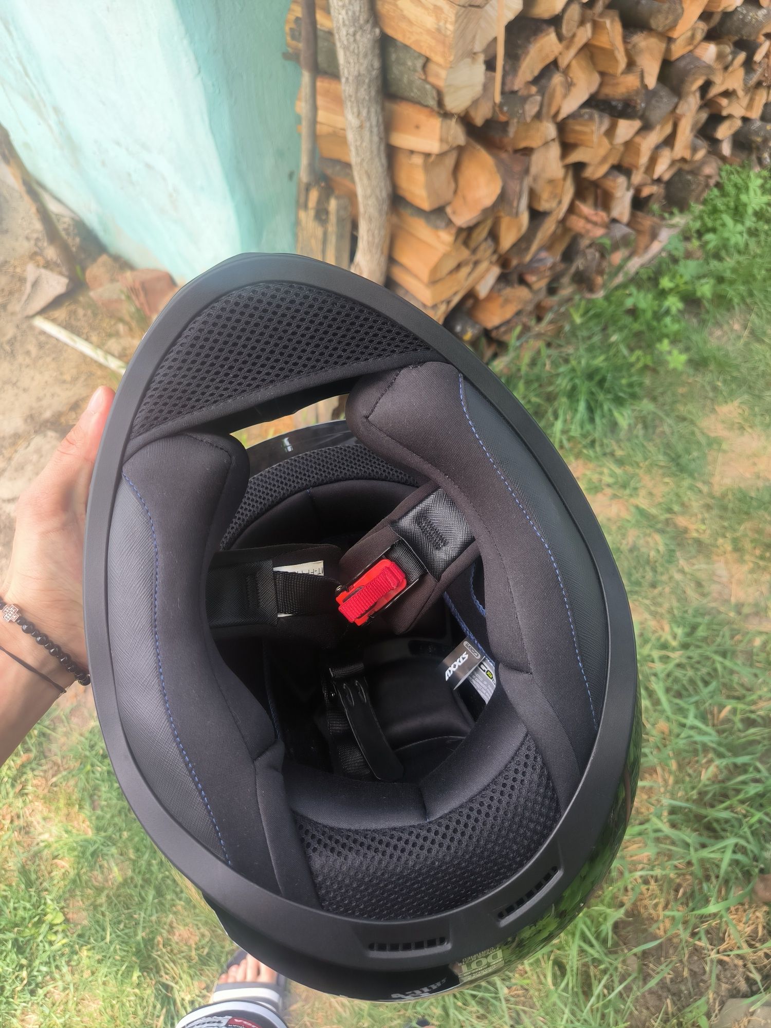 Vând casca moto axxis + mănuși seventy