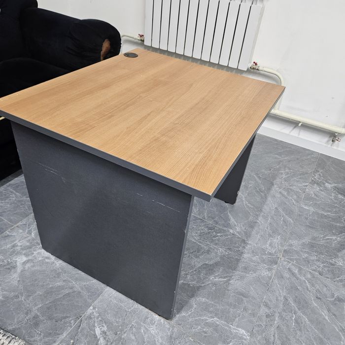 Продам рабочий стол для офиса
