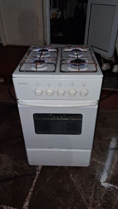 Срочно продаётся газ плита   Б хороший састийана