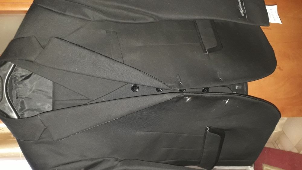 Костюм школьный 3-ка новые