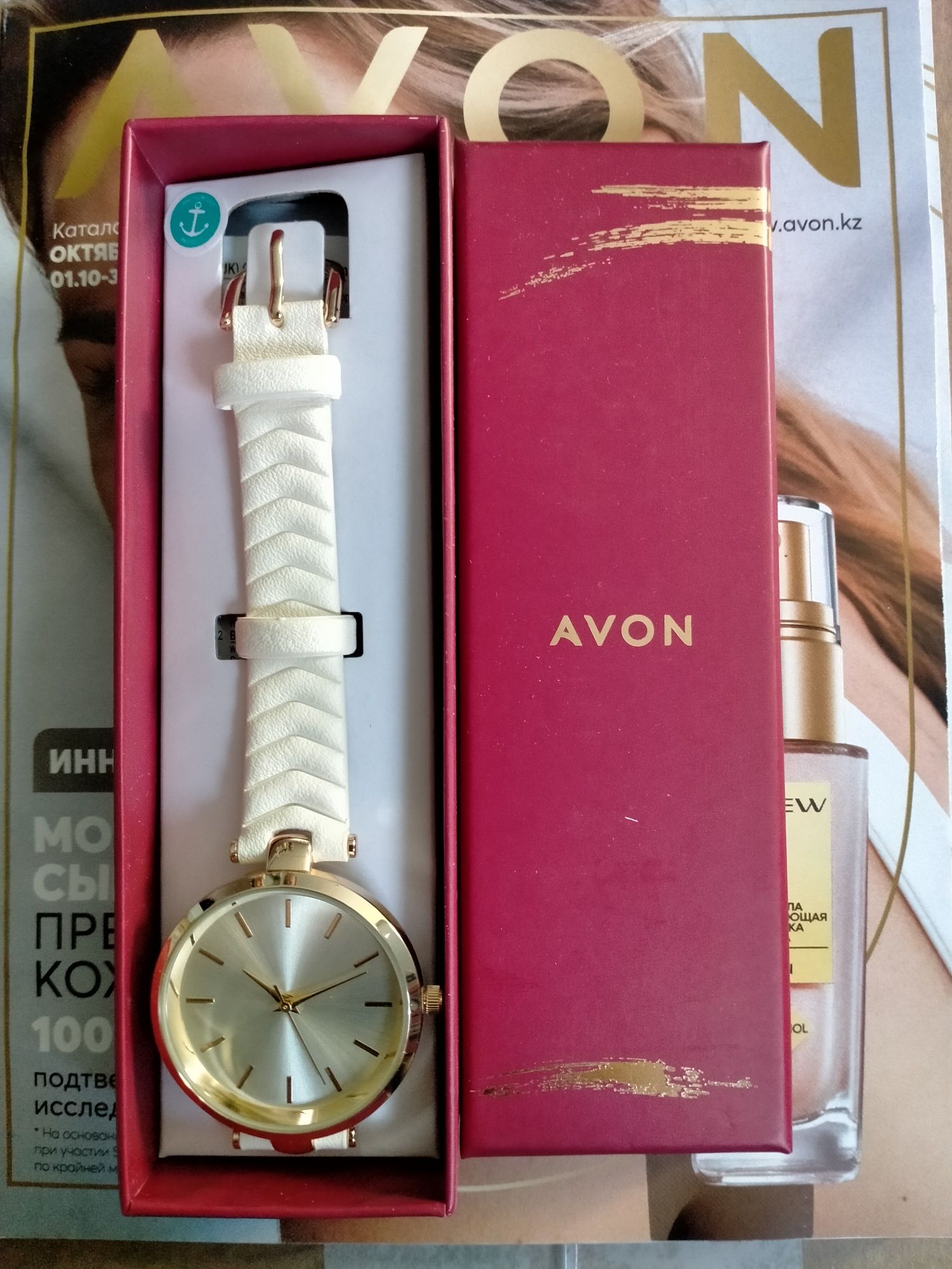Наручные женские часы от Эйвон, Avon