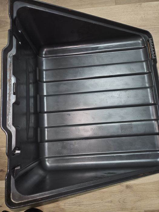 Vand cutie bateri iveco