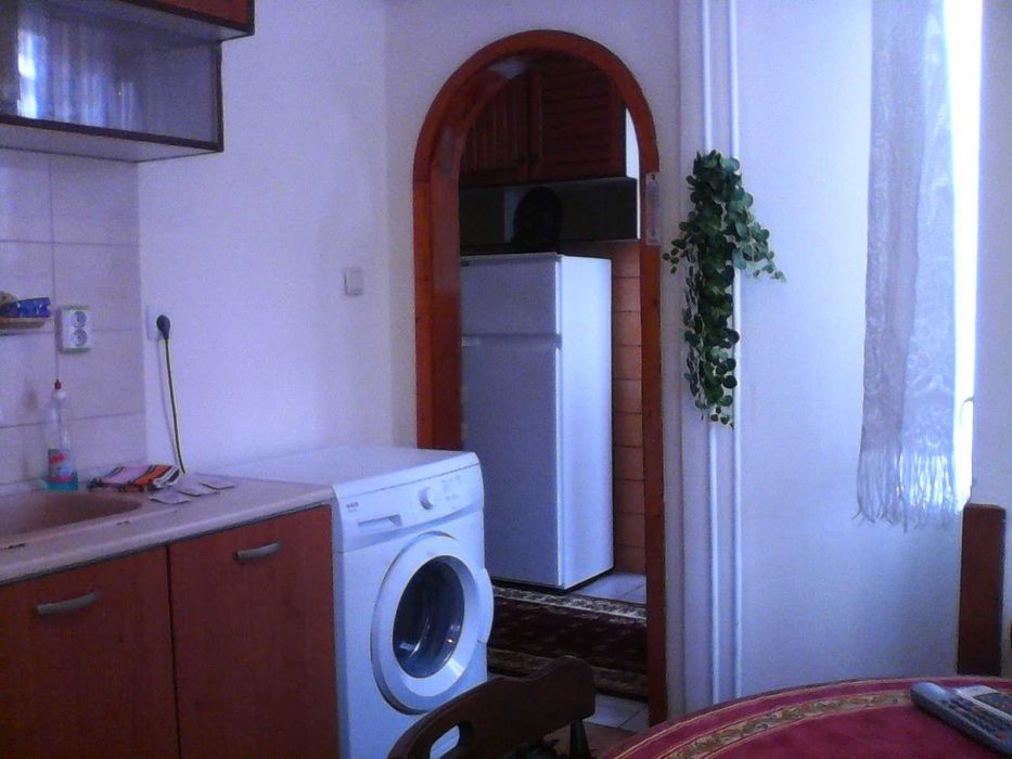 Дава се под наем Едностаен апартамент в Бургас, Център - 35 кв.м за 135 € - Снимка #2