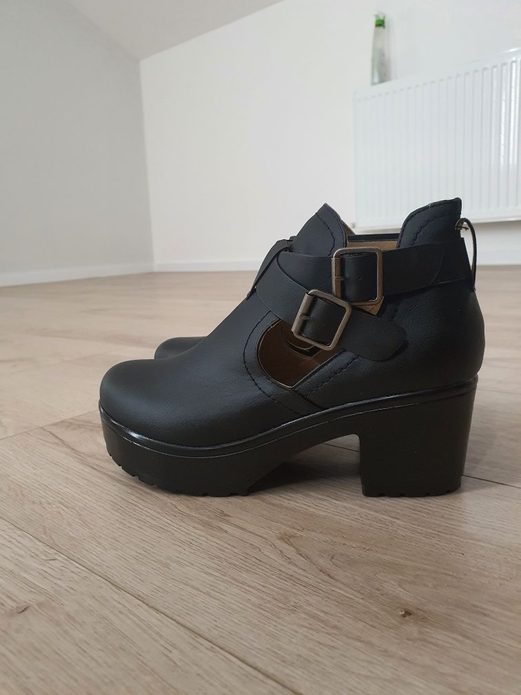 Botine negre de primavara marimea 39