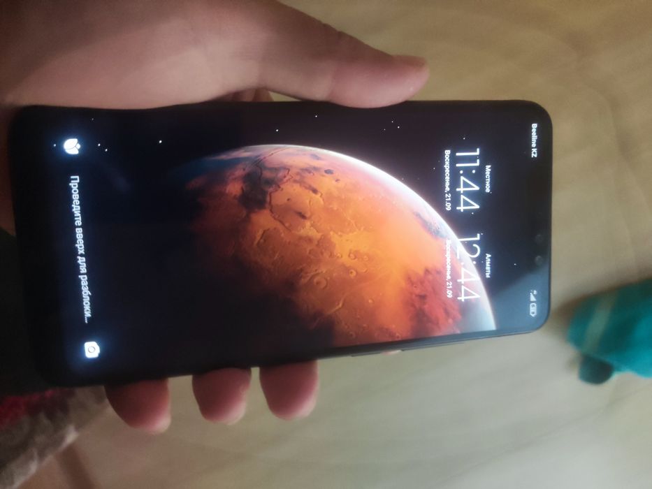 Продаю Xiaomi Redmi Note 6 Pro (4/64 ГБ) — отличное состояние!