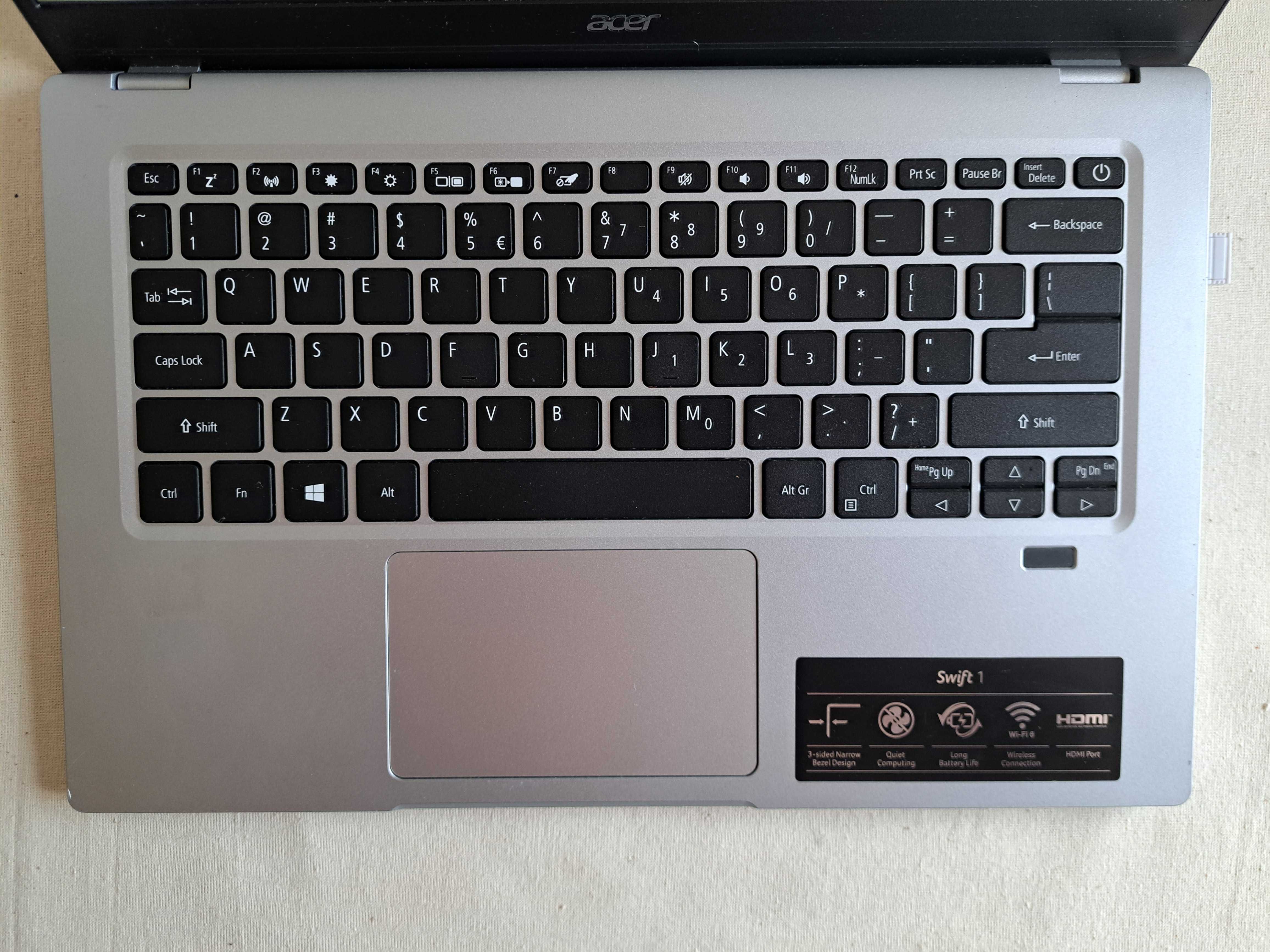 Acer Swift 1 (2022) / Celeron N5100 / 8GB RAM / 256 GB SSD.