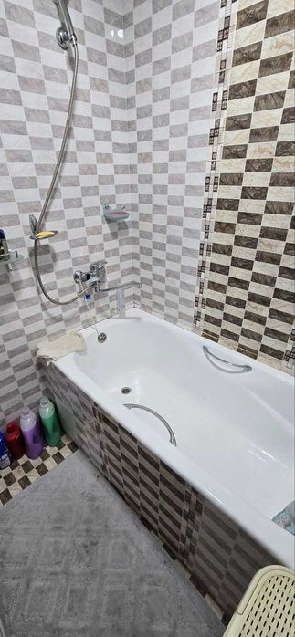 Сдается в аренду 2/2/5 р-н метро Новза  474*
500 у.е.