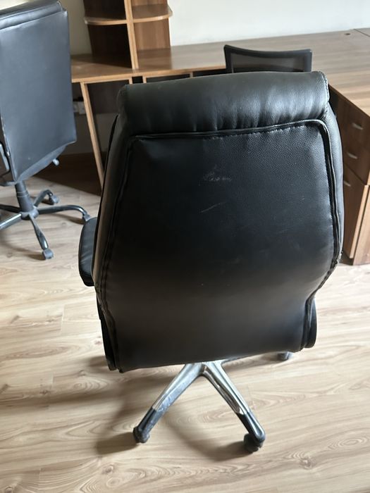 Офисное кресло