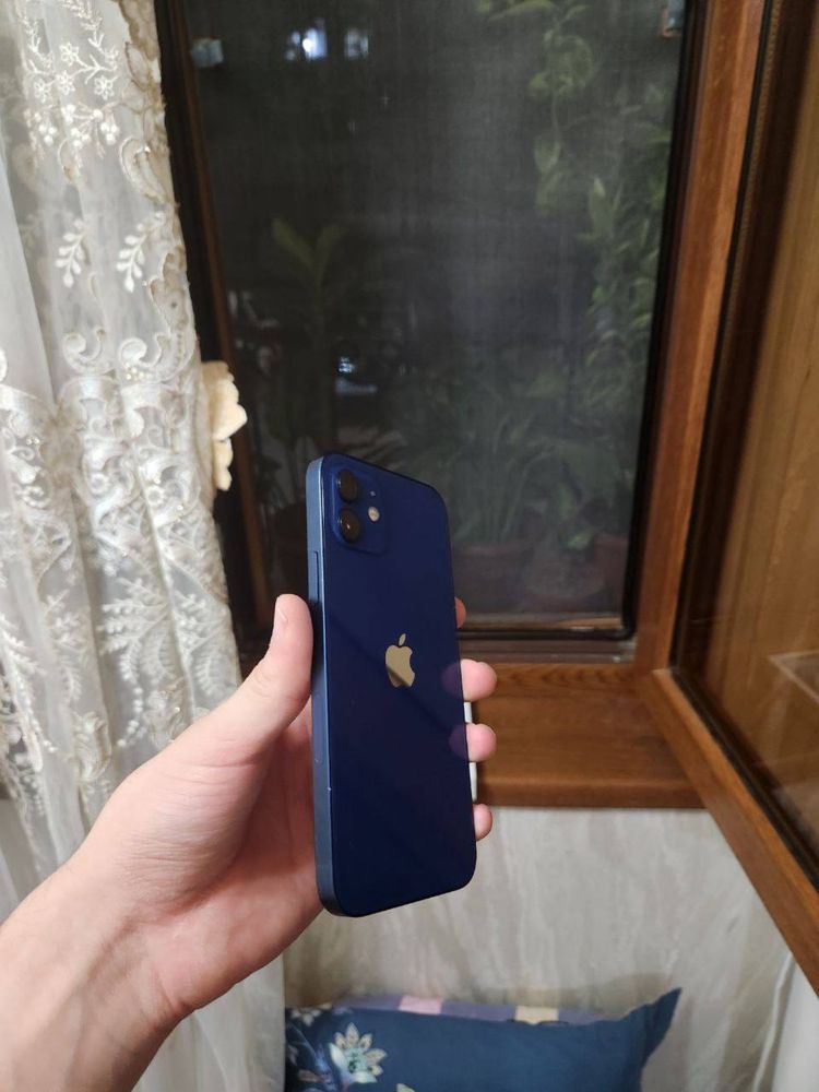 Идеяльный iphone 12 на 64г