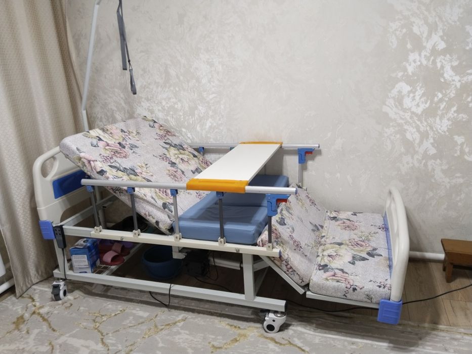 Кровать медицинская многофункциональная с электроприводом