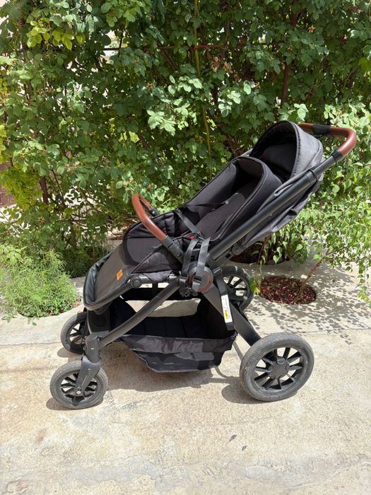 Продам прогулочную коляску