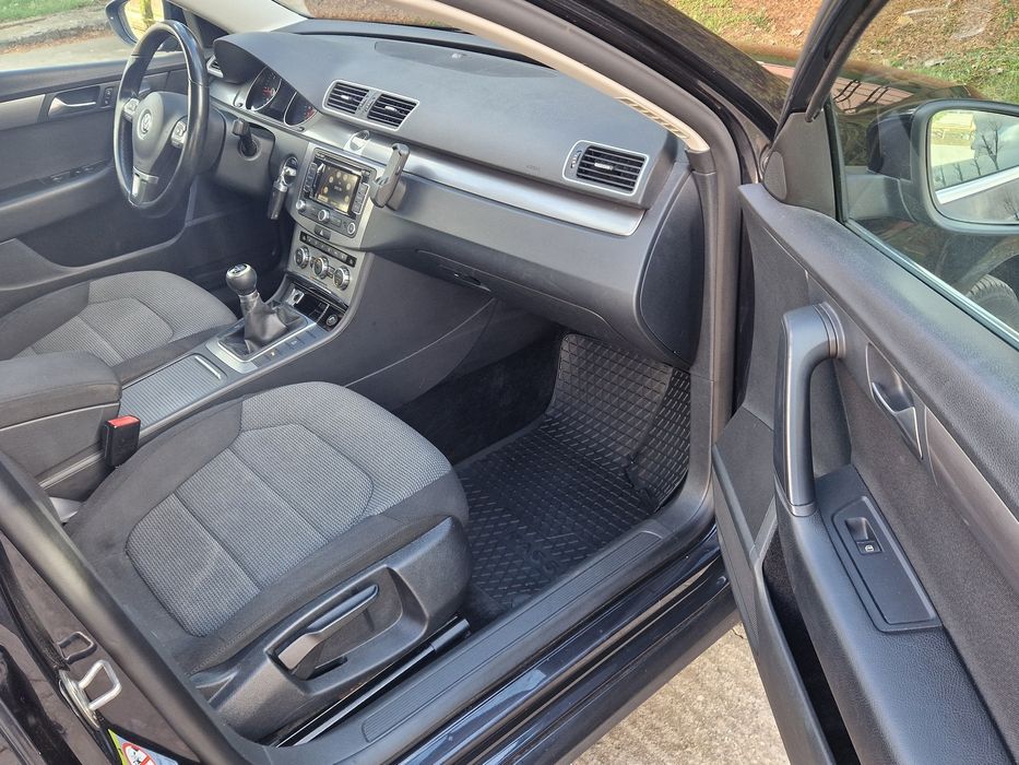 Vând WV Passat An 2013 numere roșii valabile