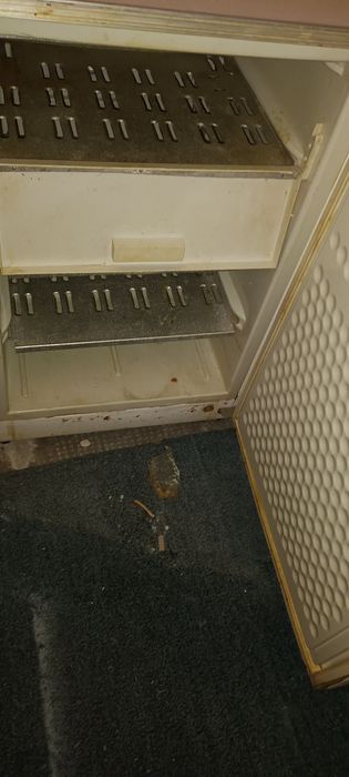 Congelator mic stare buna de funcționare  îngheață bine .