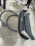 Bandouri dreapta spoiler bara fata spate vw touareg 3.