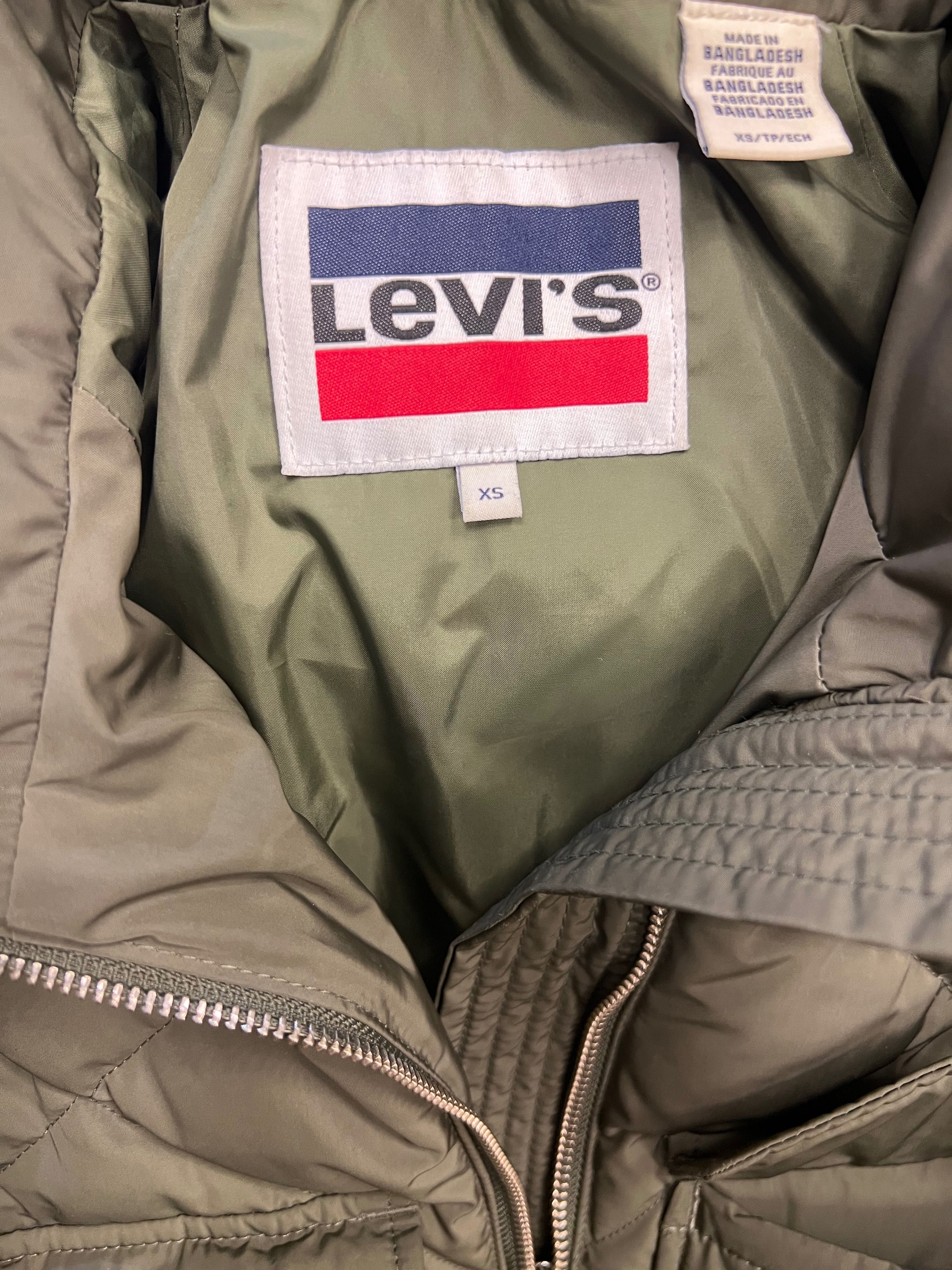 Пуховик Levi’s размер S