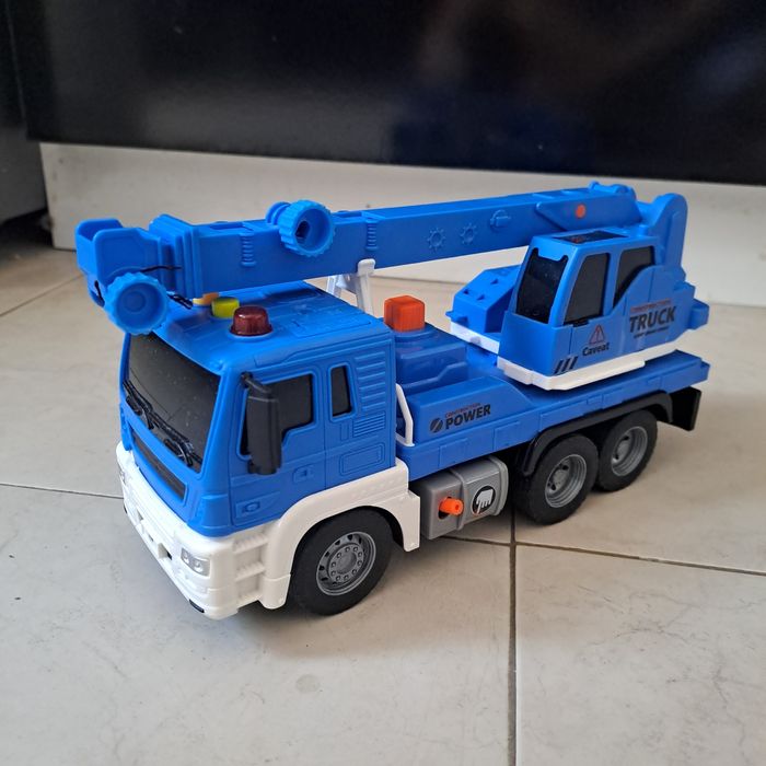 Детски играчки - тролей и кран