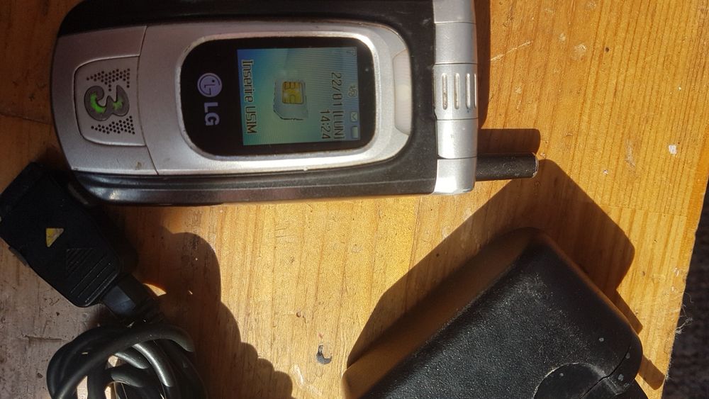 Telefoane LG 8130 si LG 8330