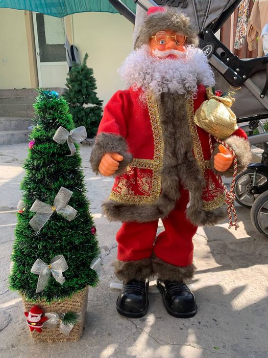 Дед мороз под ёлку