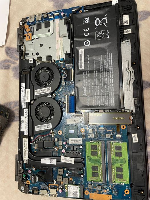 Vand Laptop HP OMEN pentru Piese