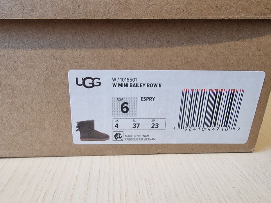 Vand Cizme dama UGG nr 37 , noi