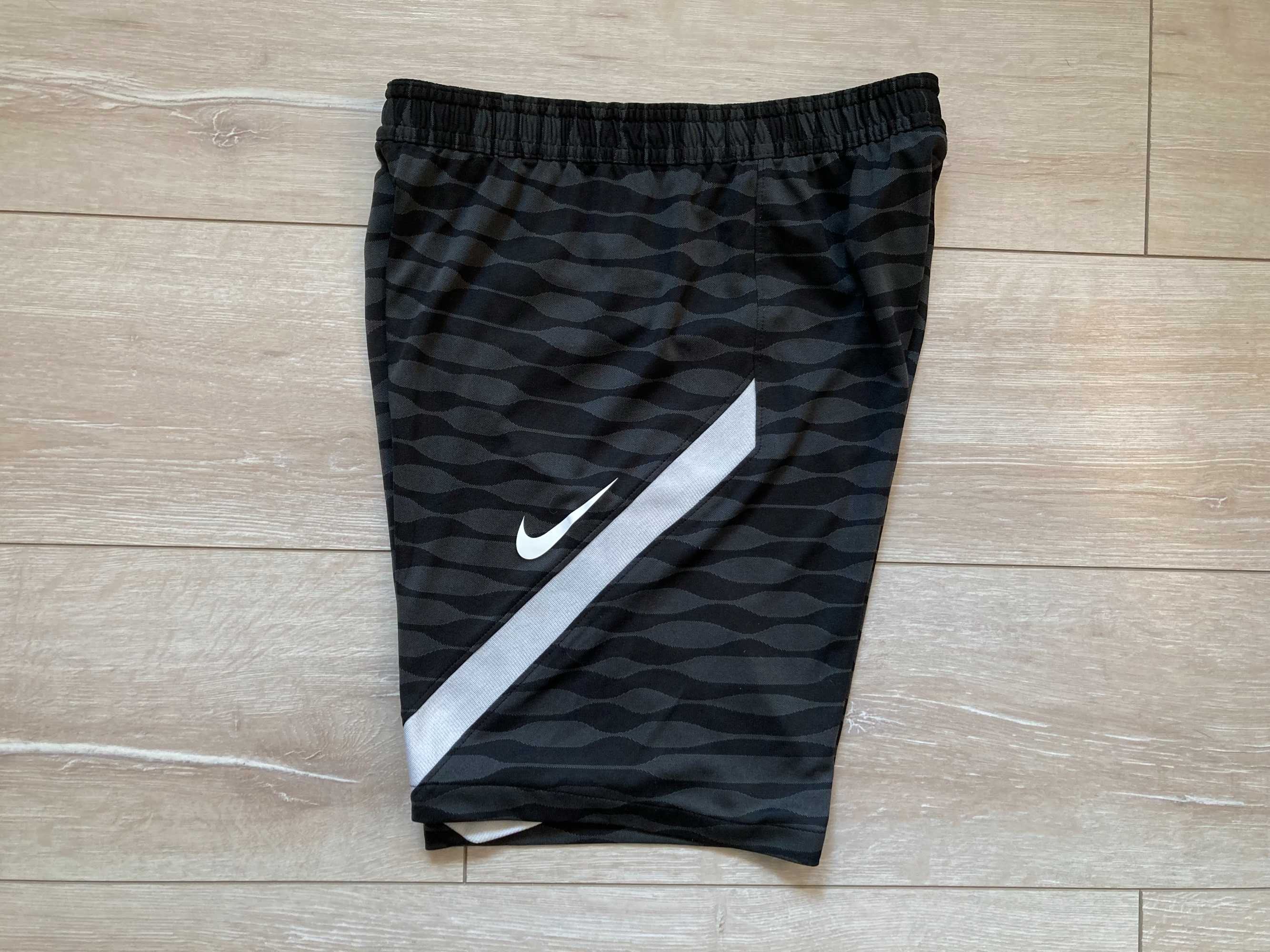 Найк Nike Strike E21  къси панталони къс панталон шорти размер XS / S